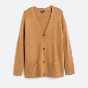 Woman’s beige Cardigan